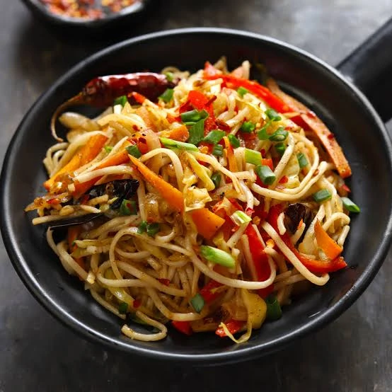 VEG. CHILLY GARLIC NOODLES