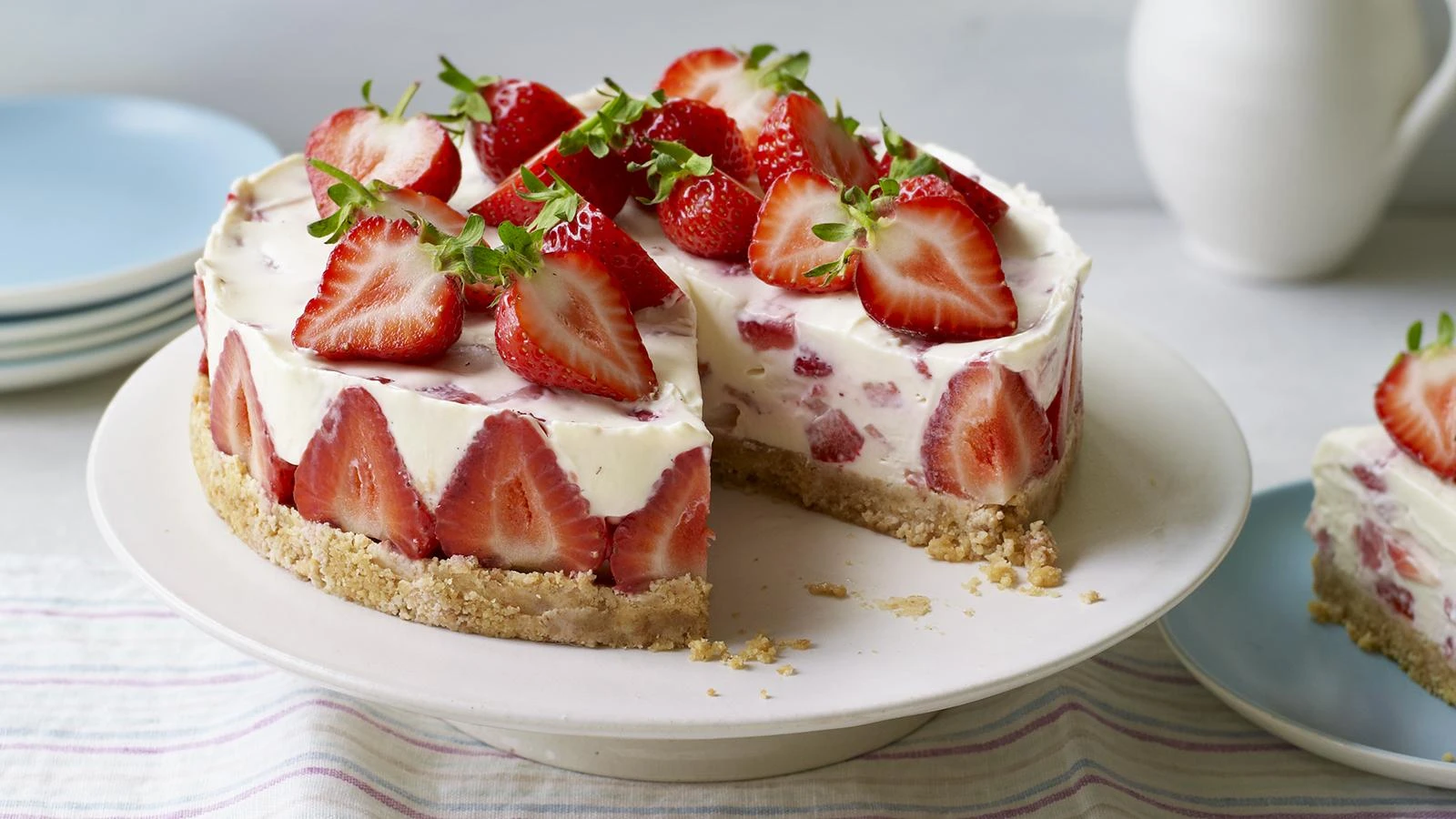 STRAWBERRY CHEESE CAKE