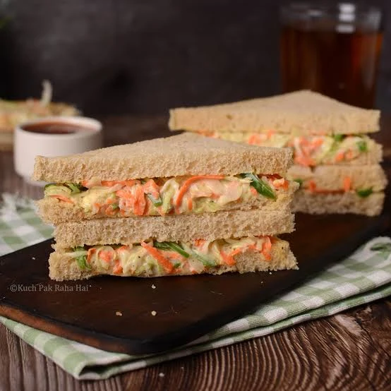 Cold Coleslaw Sandwich