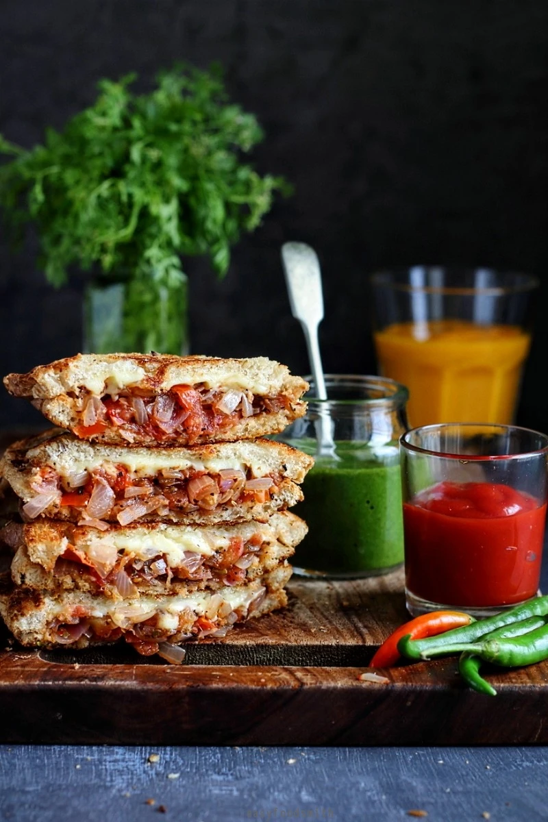 Grilled Onion Tomato Sandwich