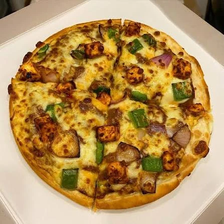Kadhai Paneer Pizza (Medium)