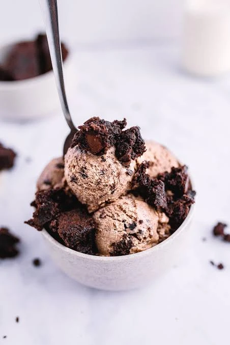 Chocolate Brownie With ice cream