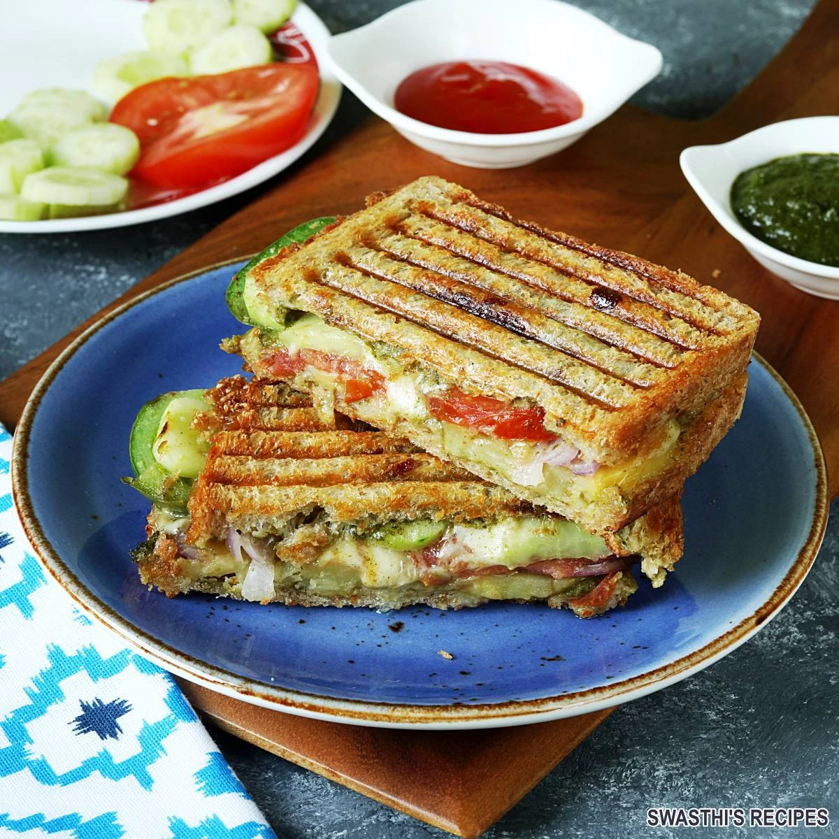 Veg Grilled Sandwich (4 Pieces)