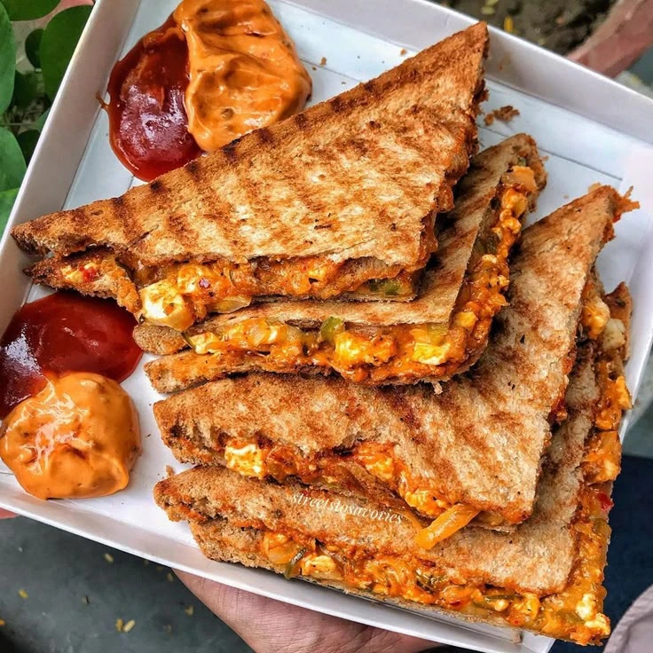 Veg tadnoori Sandwich